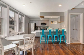 Charming 3BDR Downtown Condo Steps to Town Lift